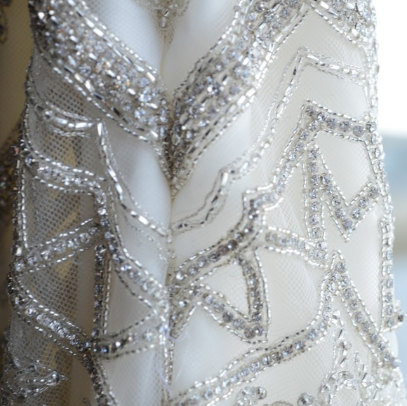 Wedding dress - Picture 2 of 7